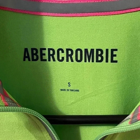 Abercrombie Womens Running Jacket 1/4 Zip Green Thumb Hole Mesh Small EUC - Picture 3 of 7
